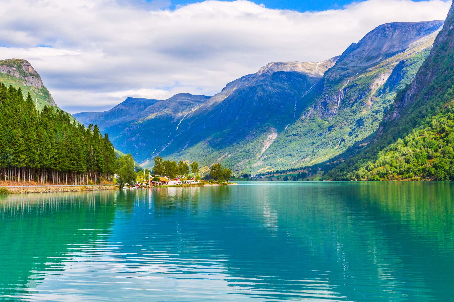 Fiordos noruegos: 20 pueblos de cuento y paisajes de ensueño
