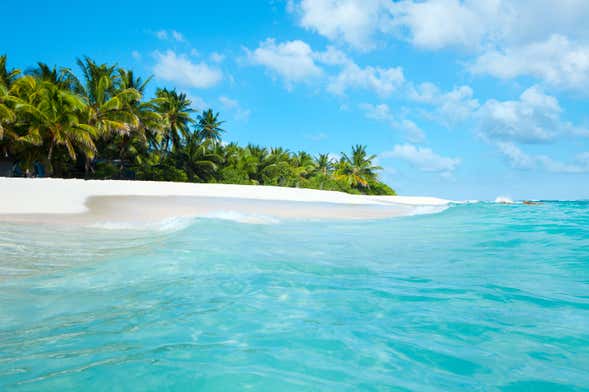 Tour de San Andrés, la vuelta a la isla en chiva