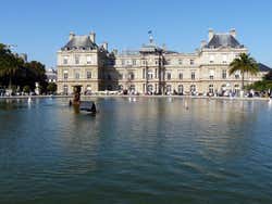 Fachada del Palacio de Luxemburgo en París