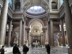 Fotografía del interior del Panteón de París