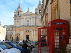 Cabina telefónica en Mdina